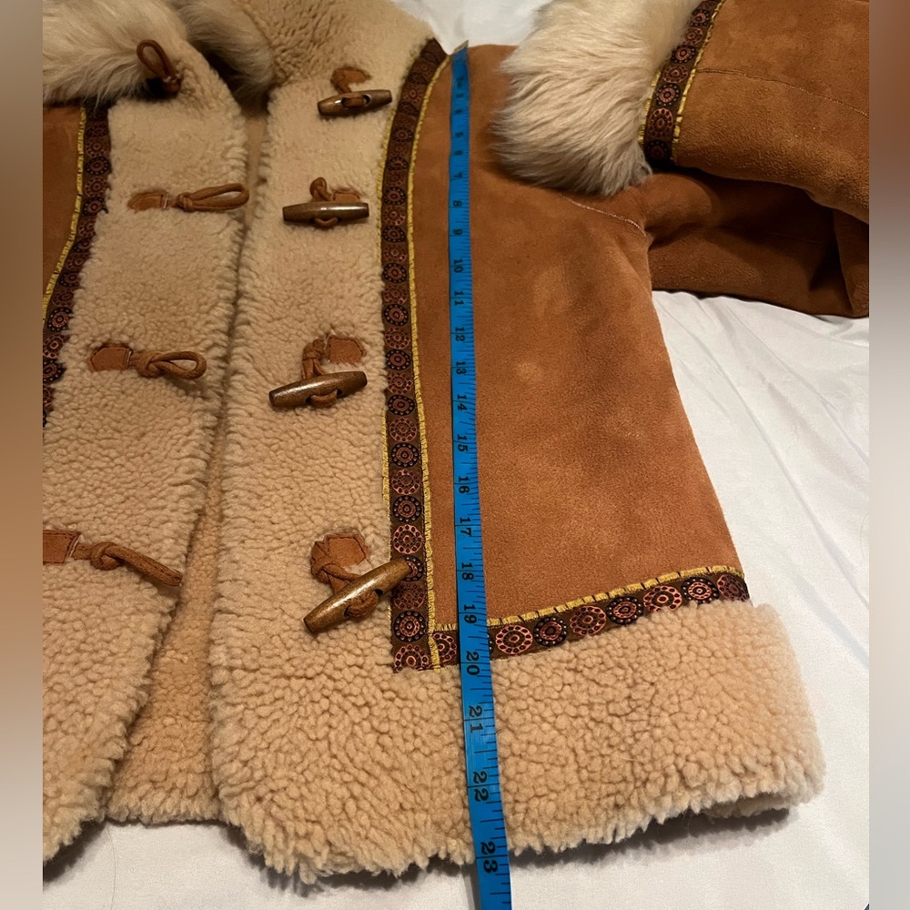 Musier Shearling Coat - Picture 11 of 12